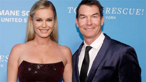 Rebecca Romijn, 50, bares her fabulous figure in。